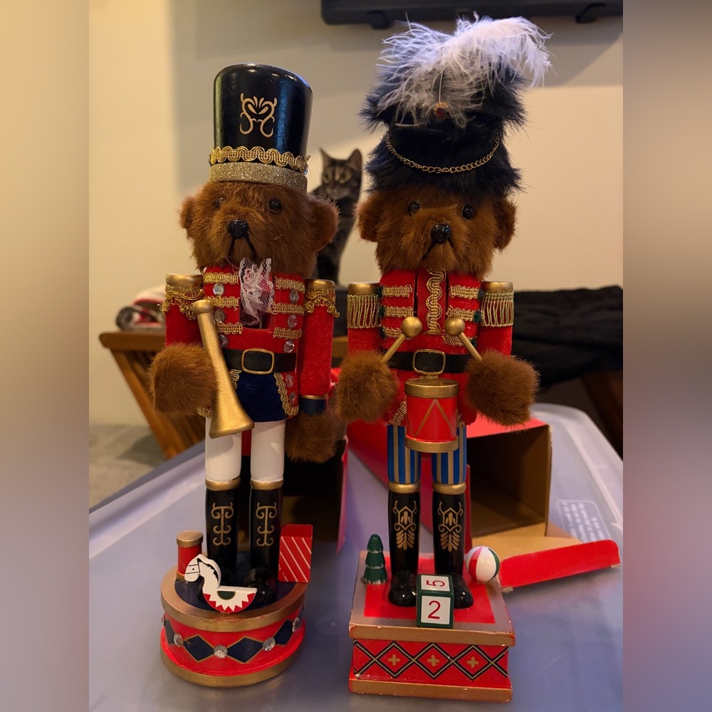🏷️ 3/$75 Deal 🫱🏻‍🫲🏽 Set of 2 Teddy Bear Nutcrackers Luxury Vintage Style